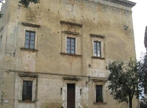 Tricase - piazzetta Giuseppe Codacci Pisanelli - Palazzo Gallone - Municipio di Tricase